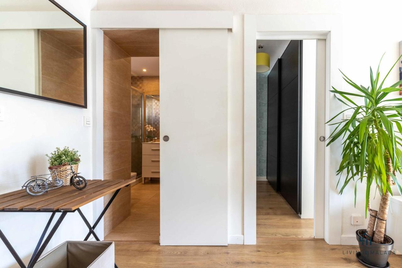 Apartamento En La Playa En Paseo Maritimo Malaga Exterior photo