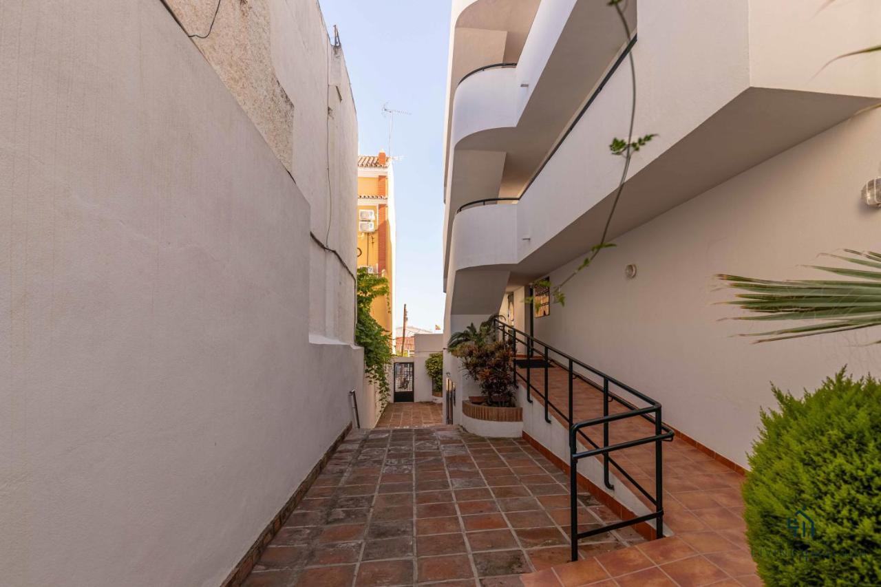 Apartamento En La Playa En Paseo Maritimo Malaga Exterior photo